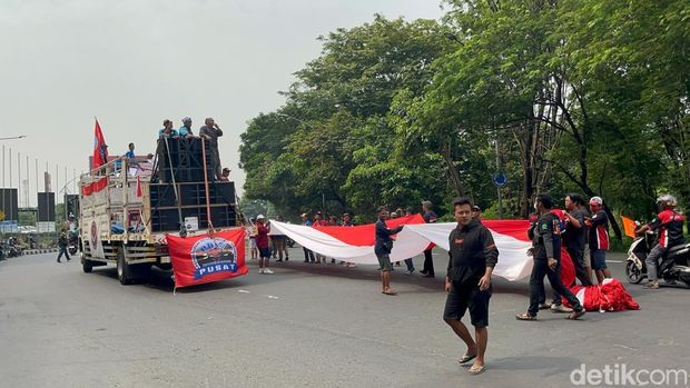 Sopir truk demo ODOL di Surabaya