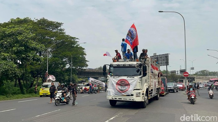 Sopir truk demo ODOL di Surabaya