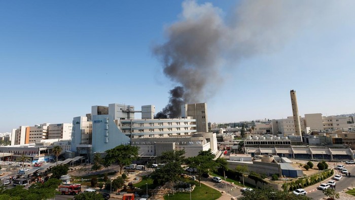 Situasi Mencekam Rumah Sakit di Israel, Porak-poranda Kena Rudal Iran