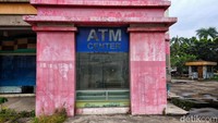 Area ATM Center juga sudah kosong dan tidak berfungsi.  