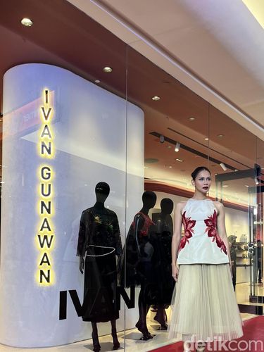 Trunk show koleksi Ivan Gunawan Deluxe di Plaza Indonesia.