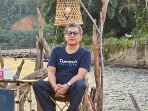 Diskusi di Riau, Rocky Gerung Cerita soal Pohon Datang ke Pengadilan