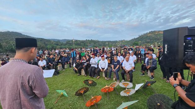 UAS dan Rocky Gerung mengisi diskusi Bakti Religi dan Peduli Lingkungan Polda Riau dalam rangka HUT Bhayangkara ke-79.