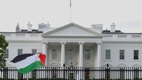 Menanggapi situasi tersebut, Trump menyatakan “bisa saja saya lakukan, bisa juga tidak” saat ditanya soal kemungkinan menyerang Iran. (REUTERS/Kevin Mohatt)  