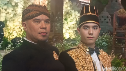 Wajah Bangga Ahmad Dhani di Unduh Mantu Megah Al Ghazali