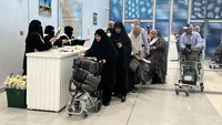 Kelompok pertama jemaah haji asal Iran tiba di Bandara Arar dalam rangka kepulangan yang difasilitasi penuh oleh otoritas Arab Saudi. dok. SPA