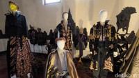 Koleksi batik khas Paseban yang sarat akan makna dan filosofi
