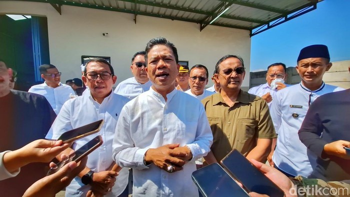 Bupati Bandung Dadang Supriatna.