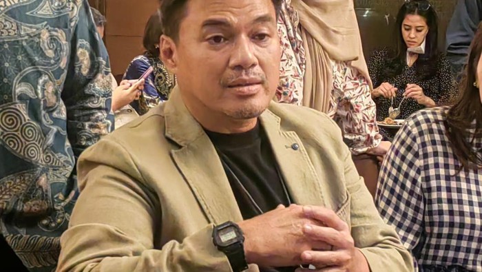 Corporate Secretary PIS, Muhammad Baron.