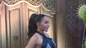 Menurut Denada, operasi hidung juga pernah disarankan oleh mendiang ibunda, Emilia Contessa. Foto: Ahsan Nurrijal/detikcom