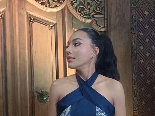 Penyanyi Denada saat ditemui di kawasan Senayan, Jakarta Pusat, Kamis (19/6/2025).