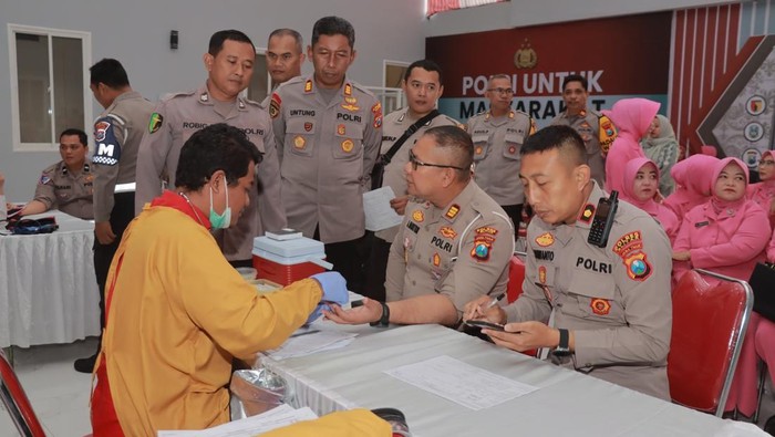 Donor darah di Polres Blitar