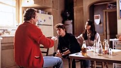 Digelitik Tom Cruise, GIna Gershon Hajar Hidungnya hingga Berdarah Digelitik Tom Cruise, GIna Gershon Hajar Hidungnya hingga Berdarah