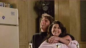 Digelitik Tom Cruise, GIna Gershon Hajar Hidungnya hingga Berdarah