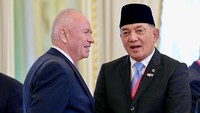 Menteri Pertahanan Sjafrie Sjamsoeddin turut mendampingi Presiden Republik Indonesia Prabowo Subianto dalam kunjungan kenegaraan ke Rusia yang berlangsung pada 18-20 Juni 2025. Foto: Dok. Kemenhan