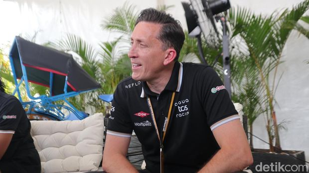 Jaguar TCS Racing.