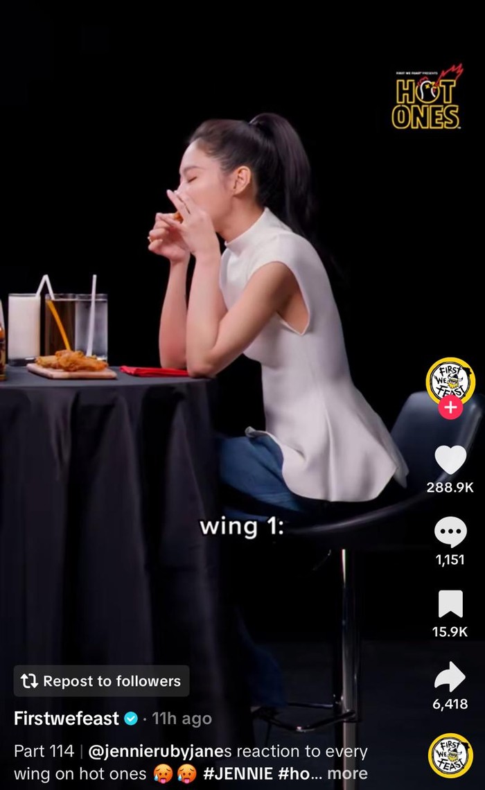 Jennie ‘BLACKPINK’ Tersiksa Makan Chicken Wings Pedas Jennie ‘BLACKPINK’ Tersiksa Makan Chicken Wings Pedas