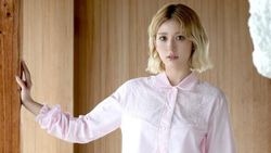Jeon Somi Tampil Simpel Tapi Stunning Buat Comeback EXTRA