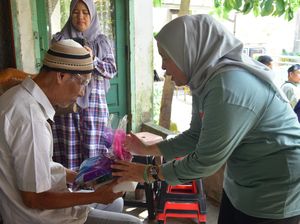 Peringati HUT Palembang, Ketua TP PKK Kunjungi Panti Jompo