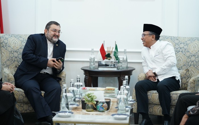Pertemuan Ketum PBNU Gus Yahya dengan Dubes Iran untuk Indonesia, Mohammad Boroujerdi, di Gedung PBNU, Jakarta Pusat, Jumat (20/6/2025).