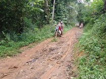 Potret KBB di Usia ke-18 Tahun: Jalan Rusak hingga Masalah Sampah