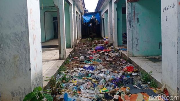 Kondisi Pasar Sentral Cabbenge, di Soppeng yang tidak terurus.