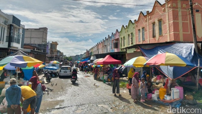 Kondisi Pasar Sentral Cabbenge, di Soppeng yang tidak terurus.