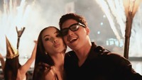 Alyssa membuka tahun 2025 dengan liburan di Thailand. Ia merayakan pesta tahun baru bersama Al dan teman-temannya. (Instagam)