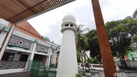 Masjid Luar Batang saat ini dikelola oleh masyarakat sekitar. Selain masjid, di sini juga terdapat sekolah yang menjadi pusat pendidikan Islam. Foto: Devi Setya/detikcom