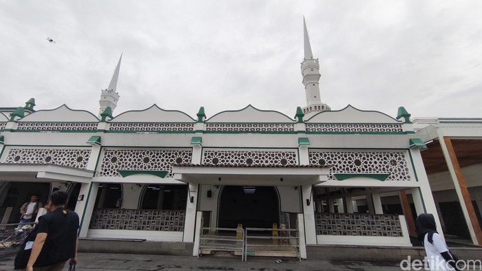 Masjid Luar Batang