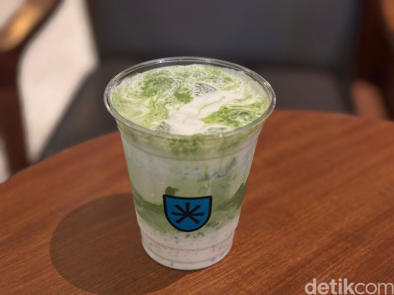 Lagi Hits! Matcha Latte dengan Sea Salt Cream dan Banana Pudding