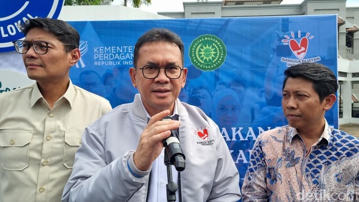 Menteri Perdagangan (Mendag), Budi Santoso saat memberikan keterangan di Kampus UMY, Kasihan, Bantul, Jumat (20/6/2025).