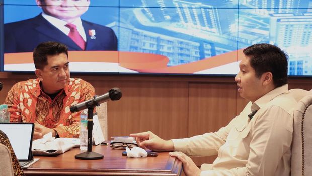 Menteri PKP Maruarar Sirait dan Rektor UI Heri Hermansyah