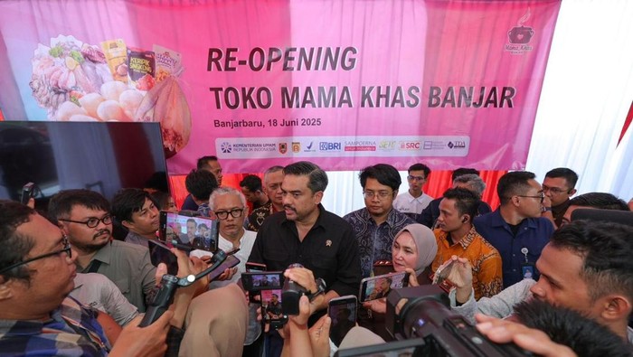 Menteri UMKM Maman Abdurrahman Reopening Toko Mama Khas Banjar. (Dok. Istimewa)