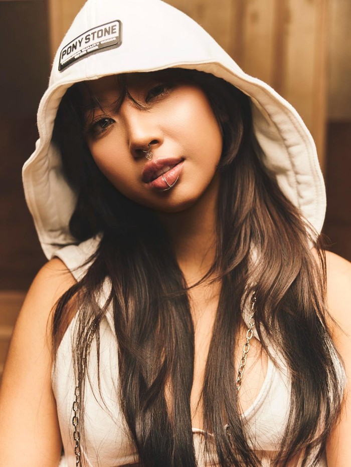 MILLI MILLI, rapper asal Thailand.