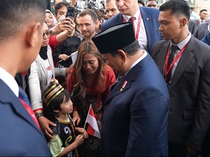 Video: Momen Seorang Anak di Rusia Minta  Dibelikan Lego ke Prabowo