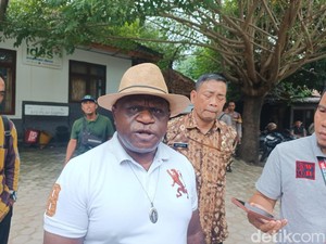Menteri HAM Natalius Pigai Tanggapi soal Pemerkosaan Massal 1998