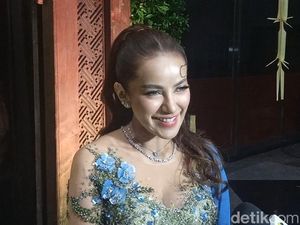 Siapa Sih Pacar Brondong Olla Ramlan?