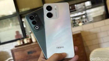 Oppo A5 dan A5x resmi dirilis di Indonesia. Keduanya mengusung desain yang tangguh dengan harga terjangkau dansudah memiliki rating IP65 untuk perlindungan terhadap air dan debu. Sejumlah komponen penting juga diberikan perlindungan tambahan. Contohnya, baki kartu SIM diberi lapisan silikon, port USB-C menggunakan soket anti air, serta bagian dalam perangkat menggunakan lem dan bantalan busa khusus untuk meredam getaran dan benturan. Foto: Adi Fida Rahman/detikINET
