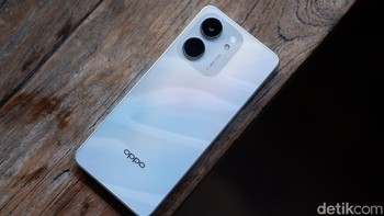 Harga Oppo A5x 4/128GB: Rp 1.899.000. Oppo A5x 6/128GB: Rp 2.199.000 Foto: Adi Fida Rahman/detikINET