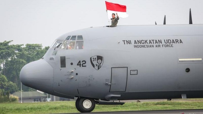 Pesawat C130J Super Hercules A1342 tiba di Lanud Halim Perdanakusuma, Jakarta, Kamis (16/5/2024). ANTARA FOTO/Asprilla Dwi Adha/nz