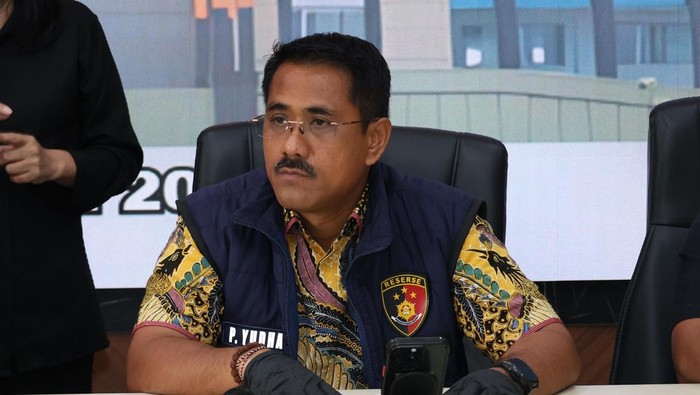 Polda Riau menggagalkan peredaran 14,96 kilogram sabu di Kabupaten Siak, pada Jumat (20/6/2025). Dalam kasus ini polisi mengamankan dua orang tersangka.