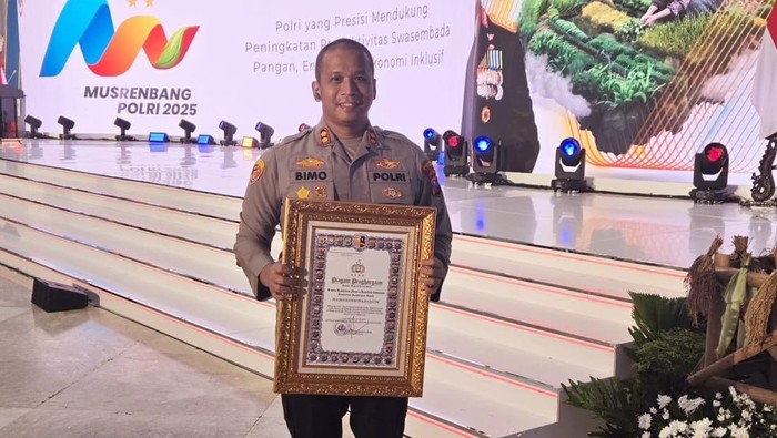Polres Kediri Raih Penghargaan Pelayanan Publik Kategori Prima dari Kapolri