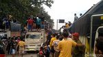 Bejibun Truk Blokade Pantura Alas Roban Batang Tolak Zero ODOL