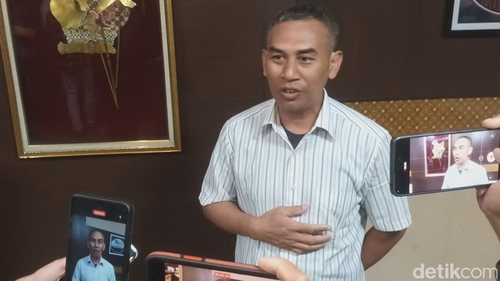 Salah satu korban TPPO asal Brebes, Carmadi Iskandar, di kantor Gubernur Jateng, Kota Semarang, Jumat (20/6/2025).