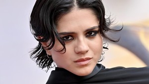 Setelah nunggu bertahun-tahun, DCEU akhirnya punya Supergirl juga. Sasha Calle tampil sebagai versi alternatif Kara di The Flash, dan walau aksinya keren, nasibnya tragis. Mati berkali-kali, diselamatkan berkali-kali, tetep aja mati. Foto: FilmMagic/Axelle/Bauer-Griffin