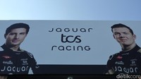 Papan tim di garasi Jaguar TCS Racing. Foto: Septian Farhan Nurhuda/detik.com