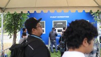 Namun, loket akreditasi untuk media dan kru sudah ramai. Tempat ini menjadi lokasi pengambilan ID untuk ke sirkuit. Foto: Septian Farhan Nurhuda/detik.com