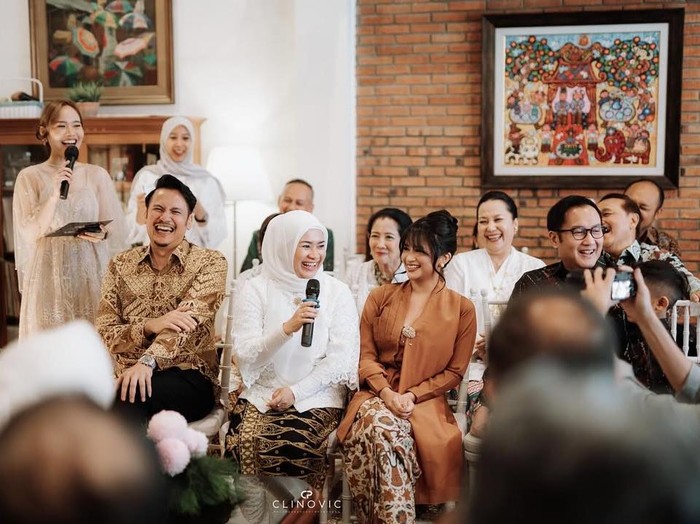 Siti Adira Kania Siti Adira Kania dilamar