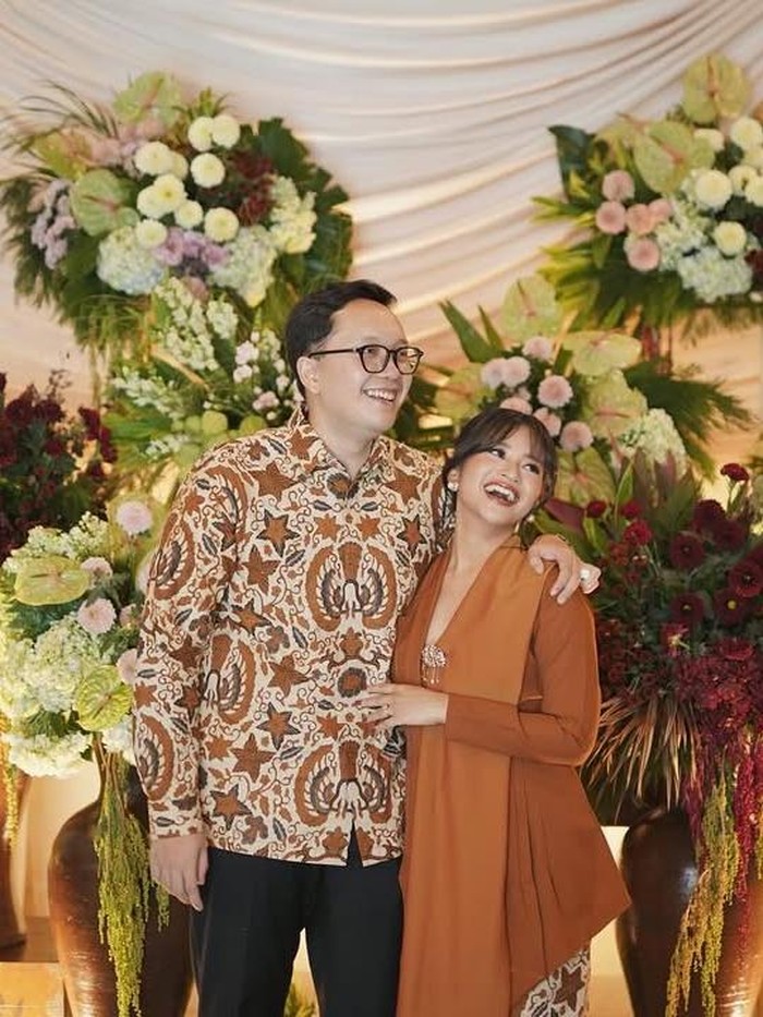 Siti Adira Kania Siti Adira Kania dilamar